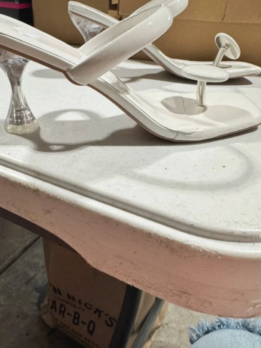❤️White Open-Toe Slide Sandals with Round Toe Accent